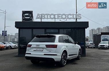 Внедорожник / Кроссовер Audi Q7 2017 в Киеве