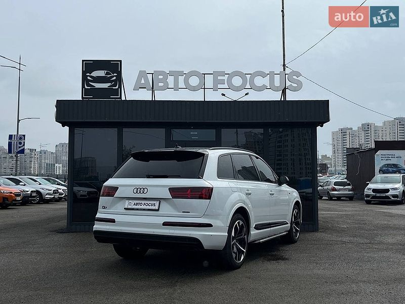 Внедорожник / Кроссовер Audi Q7 2017 в Киеве