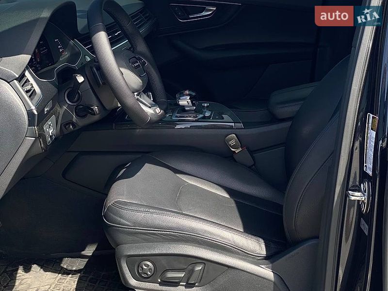 Внедорожник / Кроссовер Audi Q7 2018 в Киеве