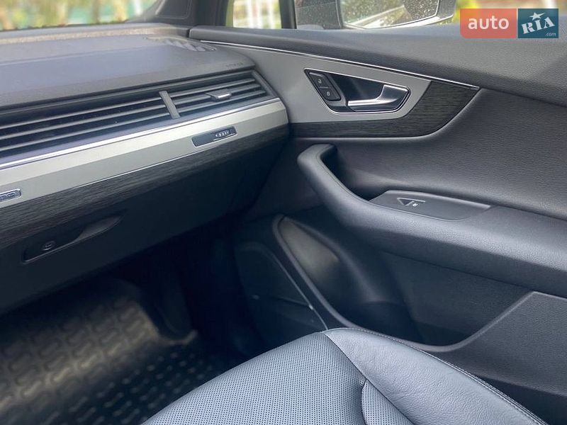 Внедорожник / Кроссовер Audi Q7 2018 в Киеве