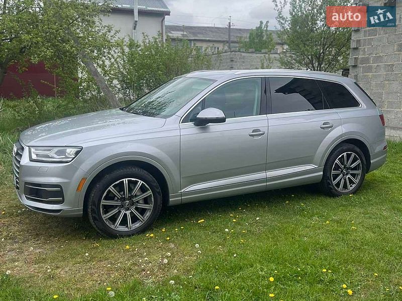 Внедорожник / Кроссовер Audi Q7 2017 в Городке