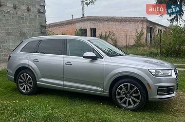 Внедорожник / Кроссовер Audi Q7 2017 в Городке