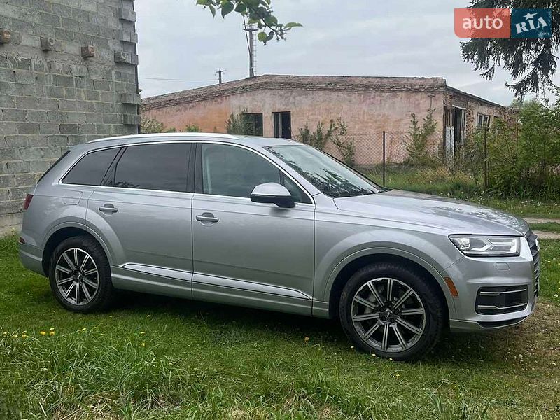 Внедорожник / Кроссовер Audi Q7 2017 в Городке