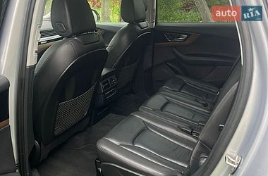 Внедорожник / Кроссовер Audi Q7 2017 в Городке