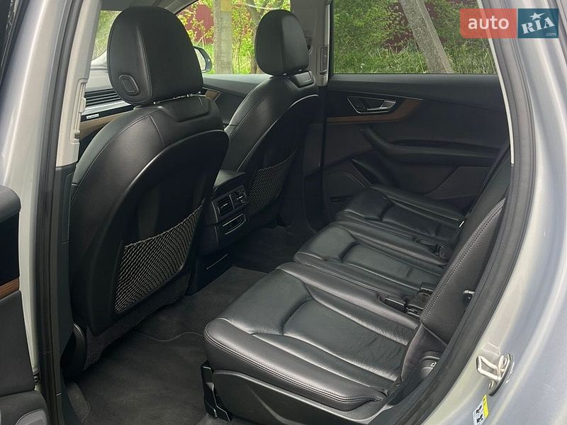 Внедорожник / Кроссовер Audi Q7 2017 в Городке