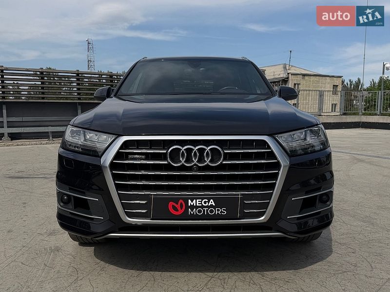 Внедорожник / Кроссовер Audi Q7 2018 в Киеве