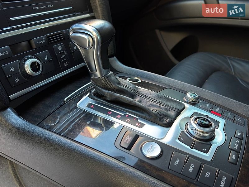 Позашляховик / Кросовер Audi Q7 2015 в Львові