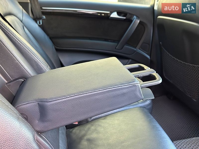 Позашляховик / Кросовер Audi Q7 2015 в Львові