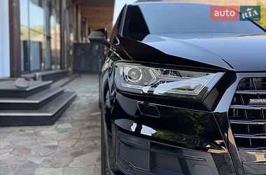 Позашляховик / Кросовер Audi Q7 2019 в Дніпрі