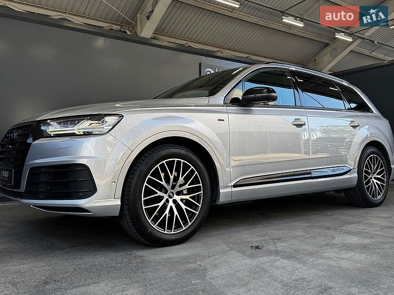 Внедорожник / Кроссовер Audi Q7 2017 в Киеве