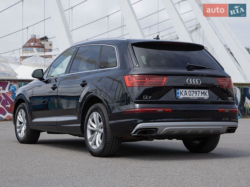 Внедорожник / Кроссовер Audi Q7 2016 в Киеве