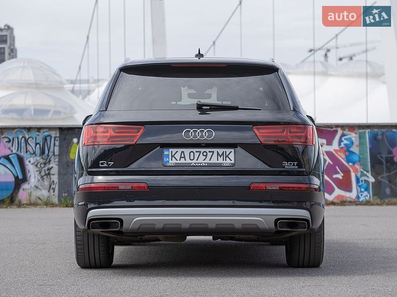 Внедорожник / Кроссовер Audi Q7 2016 в Киеве