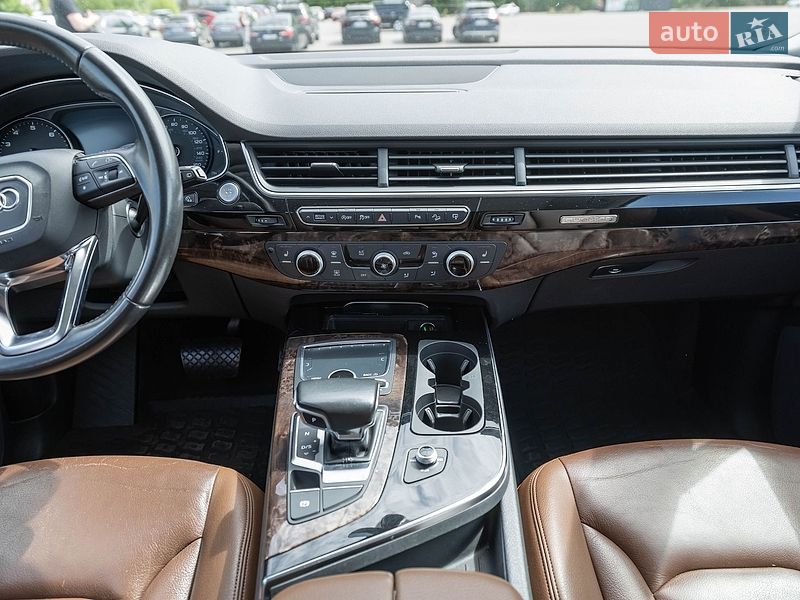 Внедорожник / Кроссовер Audi Q7 2016 в Киеве
