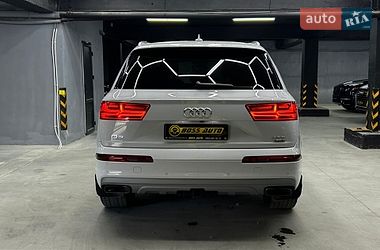 Позашляховик / Кросовер Audi Q7 2018 в Чернівцях