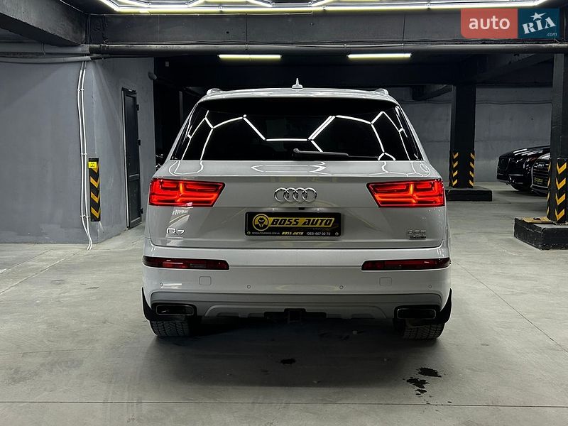 Позашляховик / Кросовер Audi Q7 2018 в Чернівцях