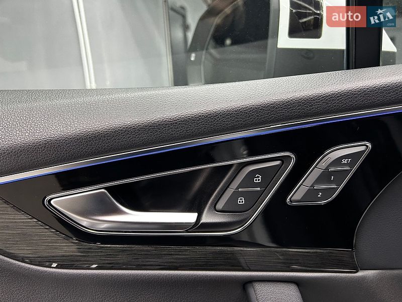 Позашляховик / Кросовер Audi Q7 2018 в Чернівцях