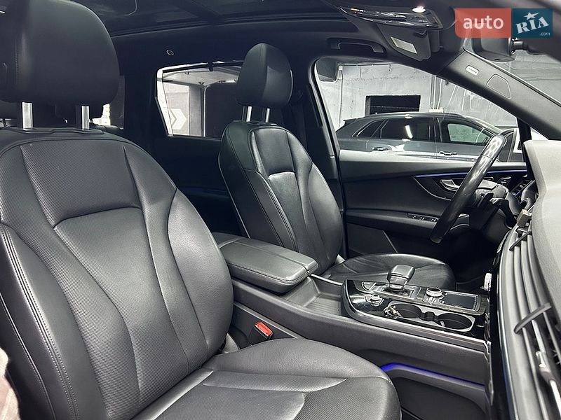 Позашляховик / Кросовер Audi Q7 2018 в Чернівцях