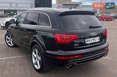 Позашляховик / Кросовер Audi Q7 2011 в Житомирі