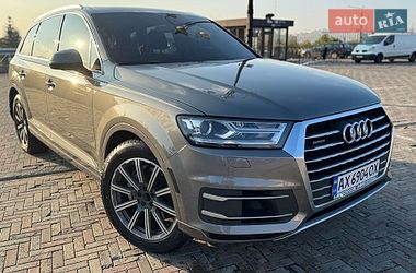 Позашляховик / Кросовер Audi Q7 2015 в Краснограді