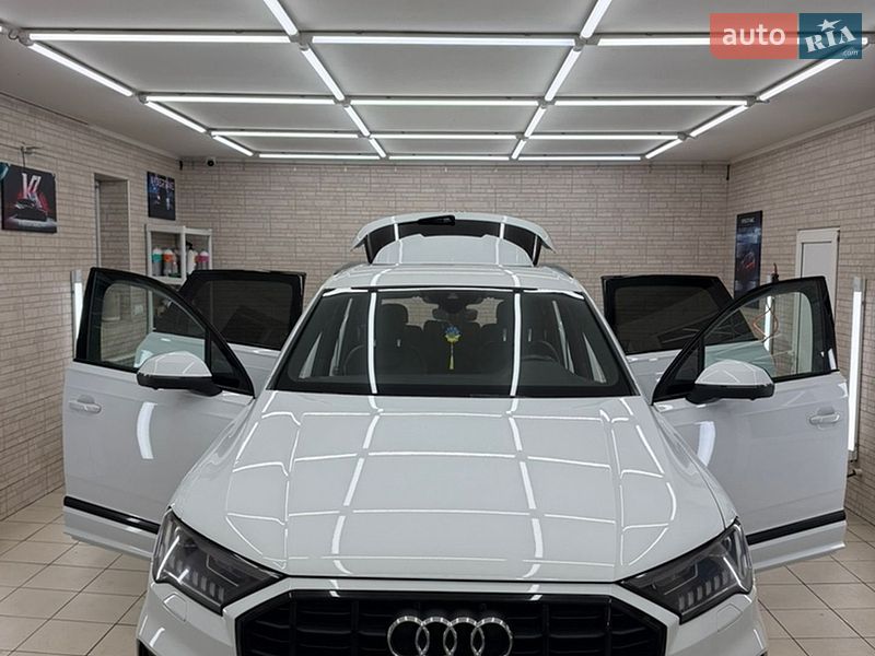 Внедорожник / Кроссовер Audi Q7 2021 в Киеве
