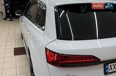 Внедорожник / Кроссовер Audi Q7 2021 в Киеве