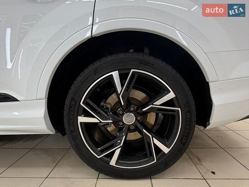 Внедорожник / Кроссовер Audi Q7 2021 в Киеве