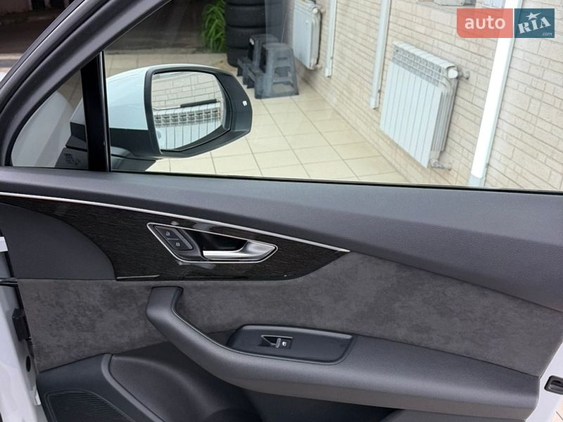 Внедорожник / Кроссовер Audi Q7 2021 в Киеве