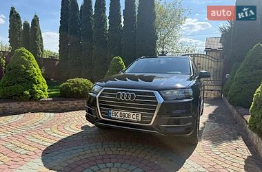 Внедорожник / Кроссовер Audi Q7 2016 в Ровно
