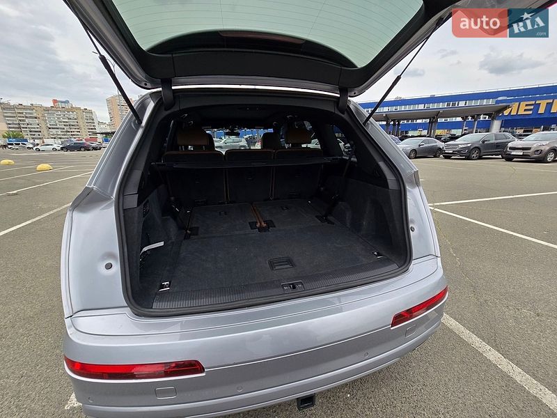 Позашляховик / Кросовер Audi Q7 2017 в Києві