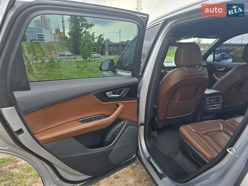 Позашляховик / Кросовер Audi Q7 2017 в Києві