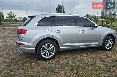 Позашляховик / Кросовер Audi Q7 2017 в Києві