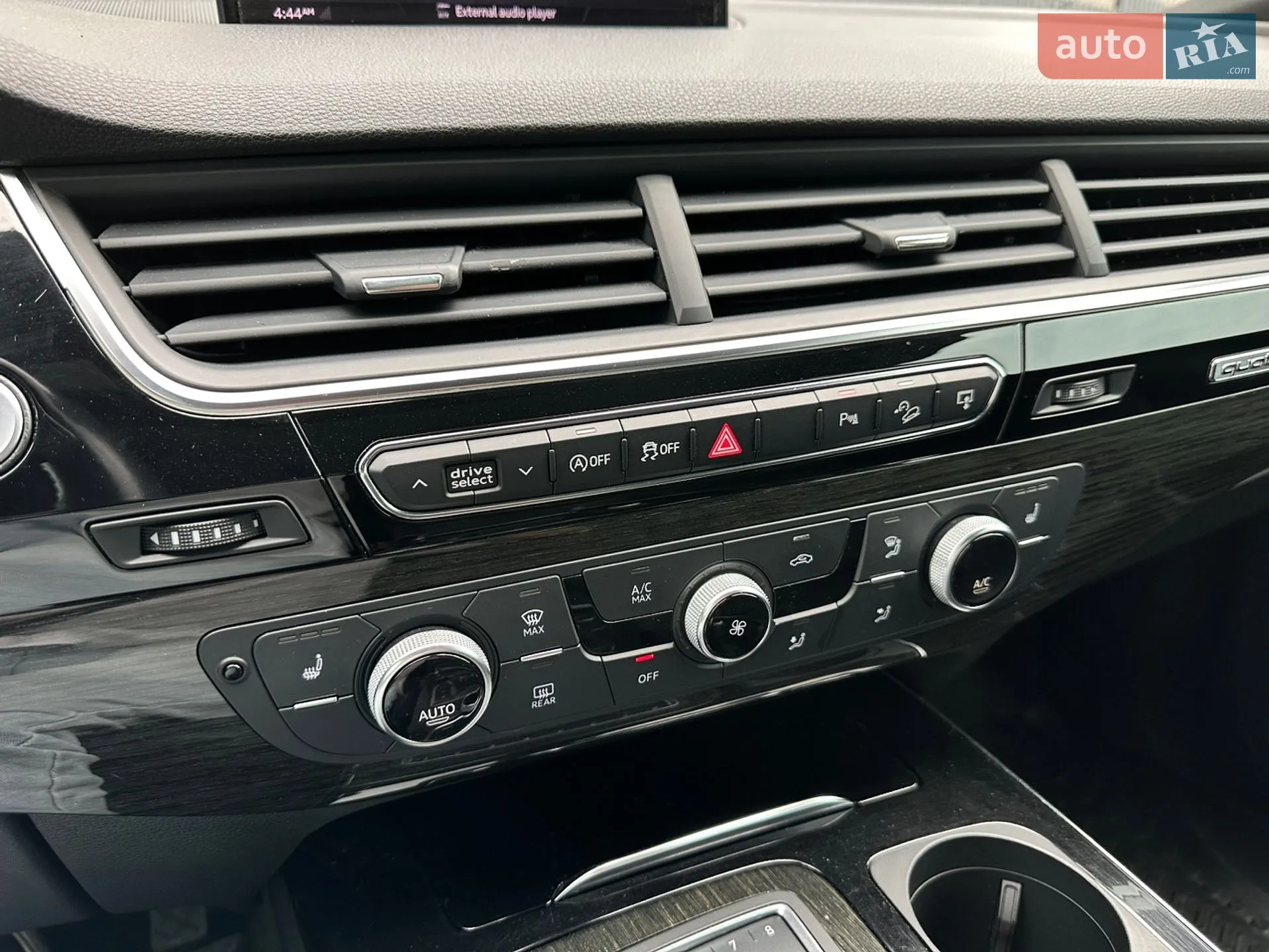 2016 Audi Q7 - мініатюра 165