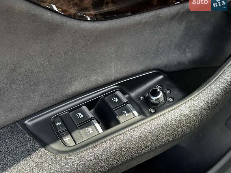 Позашляховик / Кросовер Audi Q7 2018 в Львові