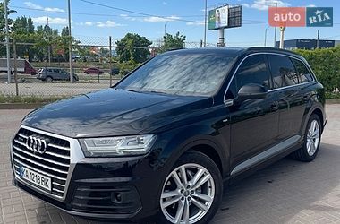 Внедорожник / Кроссовер Audi Q7 2017 в Киеве