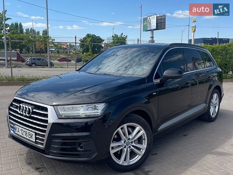 Внедорожник / Кроссовер Audi Q7 2017 в Киеве