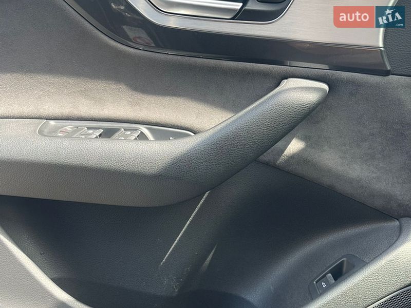 Внедорожник / Кроссовер Audi Q7 2017 в Киеве