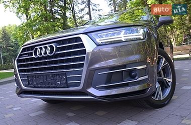 Позашляховик / Кросовер Audi Q7 2015 в Трускавці