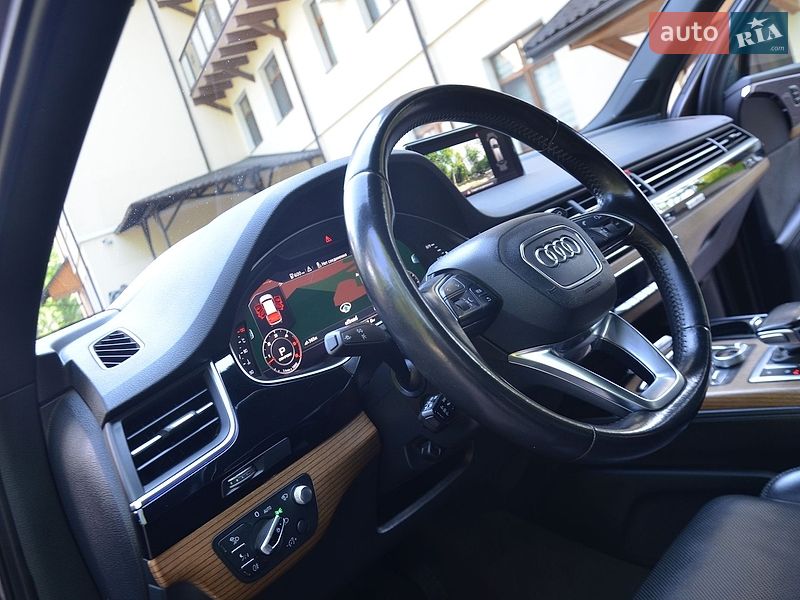 Позашляховик / Кросовер Audi Q7 2015 в Трускавці