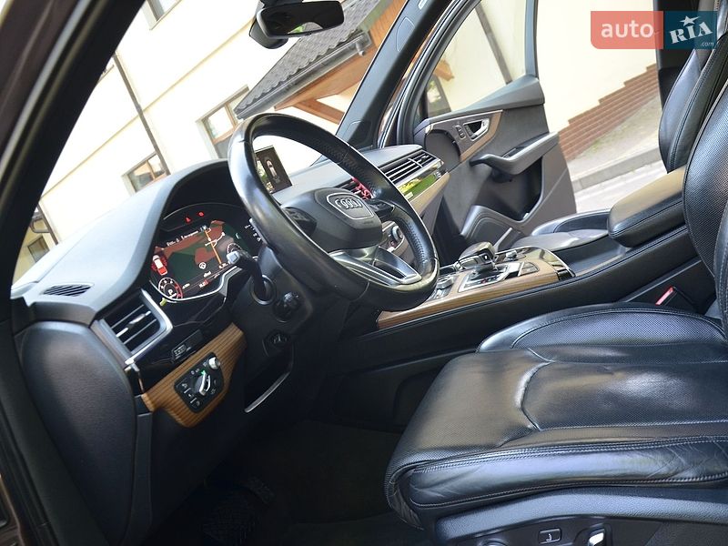 Позашляховик / Кросовер Audi Q7 2015 в Трускавці