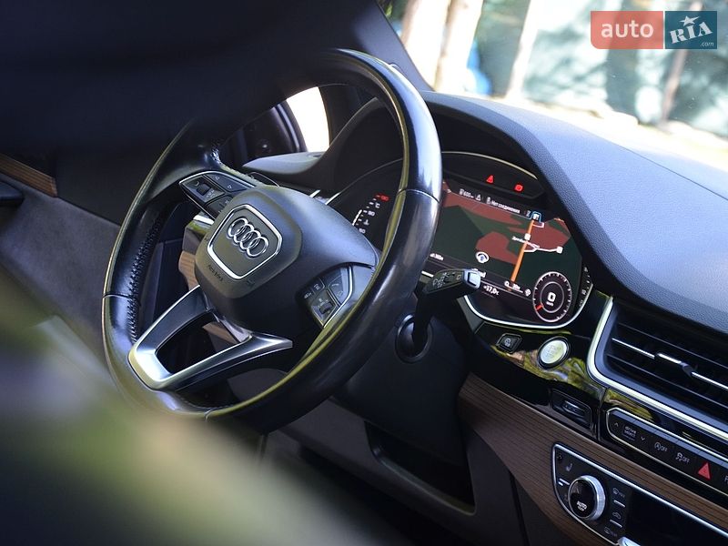 Позашляховик / Кросовер Audi Q7 2015 в Трускавці