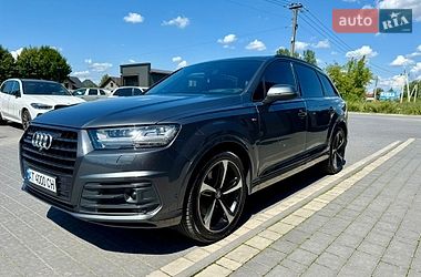 Позашляховик / Кросовер Audi Q7 2016 в Івано-Франківську