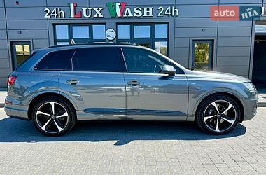 Позашляховик / Кросовер Audi Q7 2016 в Івано-Франківську