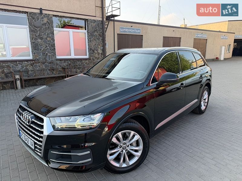 Позашляховик / Кросовер Audi Q7 2017 в Володимирі