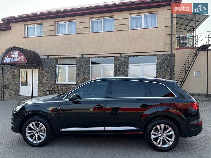 Позашляховик / Кросовер Audi Q7 2017 в Володимирі