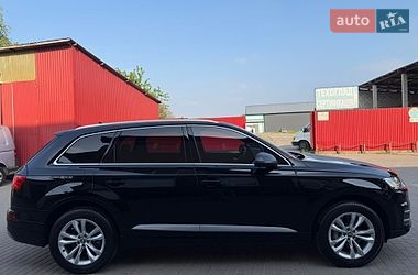 Позашляховик / Кросовер Audi Q7 2017 в Володимирі