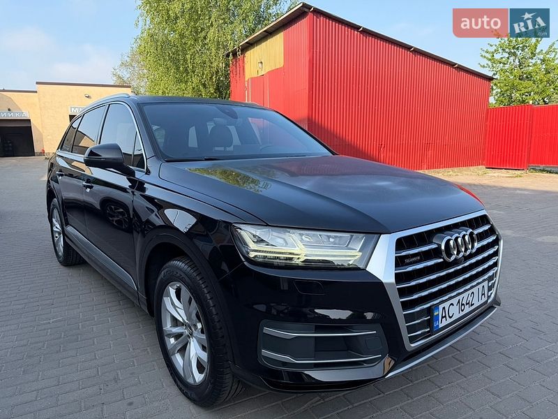 Позашляховик / Кросовер Audi Q7 2017 в Володимирі