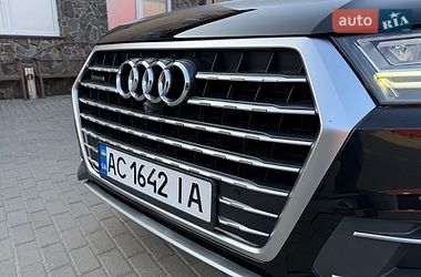 Позашляховик / Кросовер Audi Q7 2017 в Володимирі