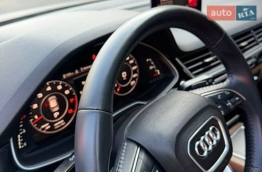 Позашляховик / Кросовер Audi Q7 2017 в Володимирі