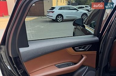 Позашляховик / Кросовер Audi Q7 2017 в Володимирі