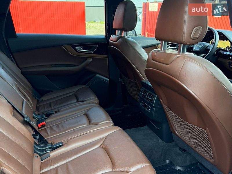 Позашляховик / Кросовер Audi Q7 2017 в Володимирі